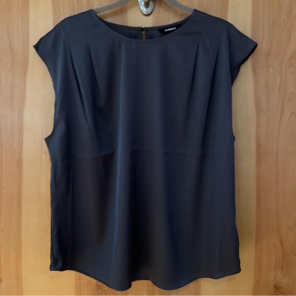 Express NWT Top - Picture 2 of 9
